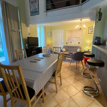 Domaine Des Deux Rivieres - -