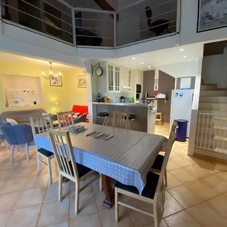 Domaine Des Deux Rivieres - -