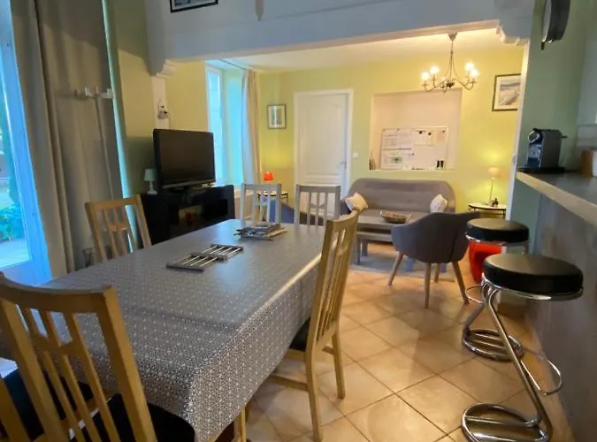 Domaine Des Deux Rivieres - -
